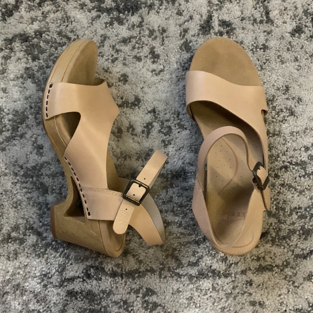 Dansko Womens Size 38 Heels
